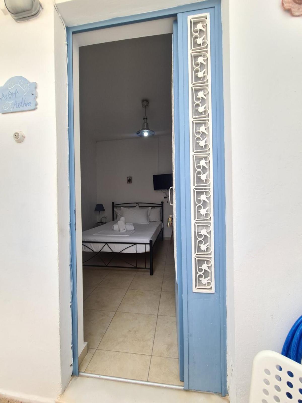 Aithra -Cosy Studio In Centre Of Poros Poros Town Екстериор снимка