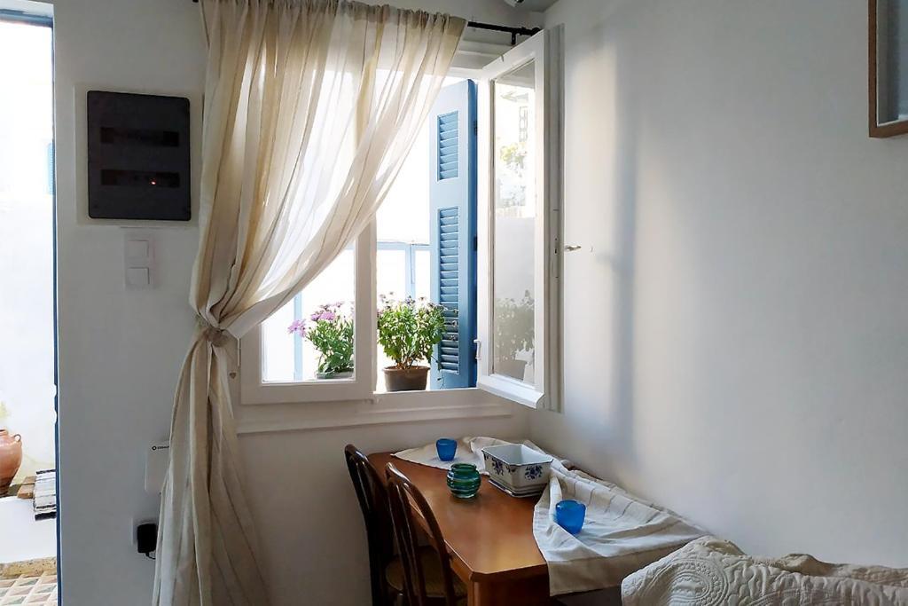 Aithra -Cosy Studio In Centre Of Poros Poros Town Екстериор снимка